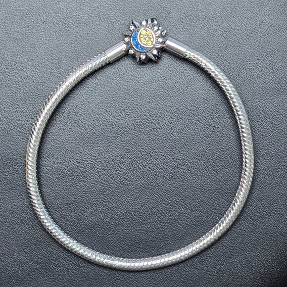 Sun &‎ Moon Charm Bracelet with Silver Snake Chain (NWOT) - Picture 3 of 5